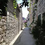 Apartment Haracic *